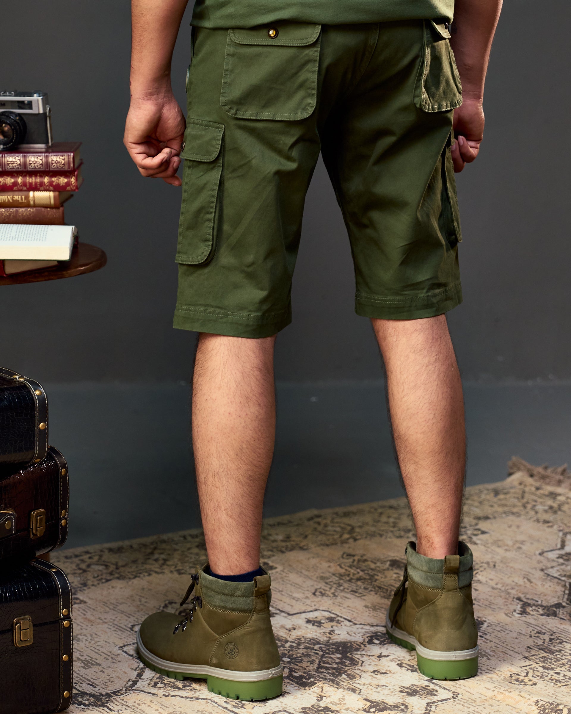 The Explorer Flow - Men's Cargo Shorts in Kombu Green