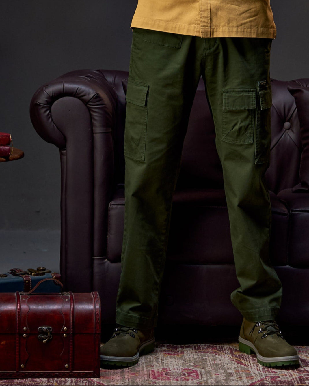 The Explorer Chino - Men's Cargo in Kombu Green