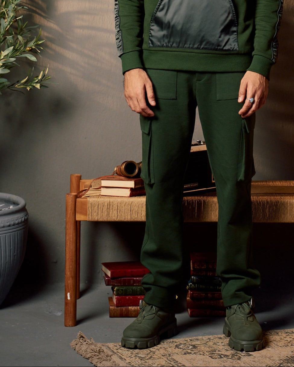Forest Trail Utility - Men's Cargo Pants in Kombu Green