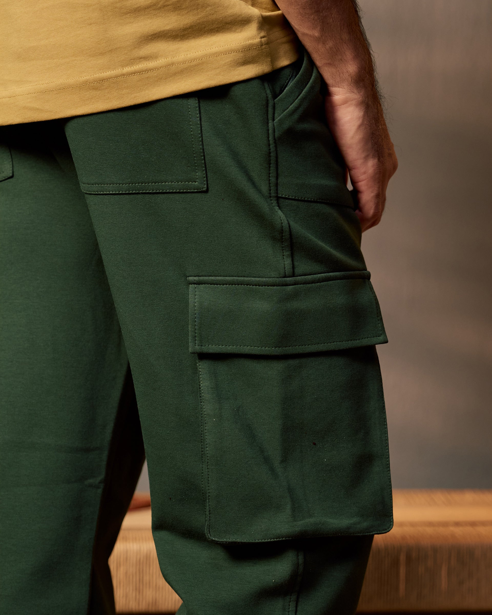 Forest Trail Utility - Men's Cargo Pants in Kombu Green
