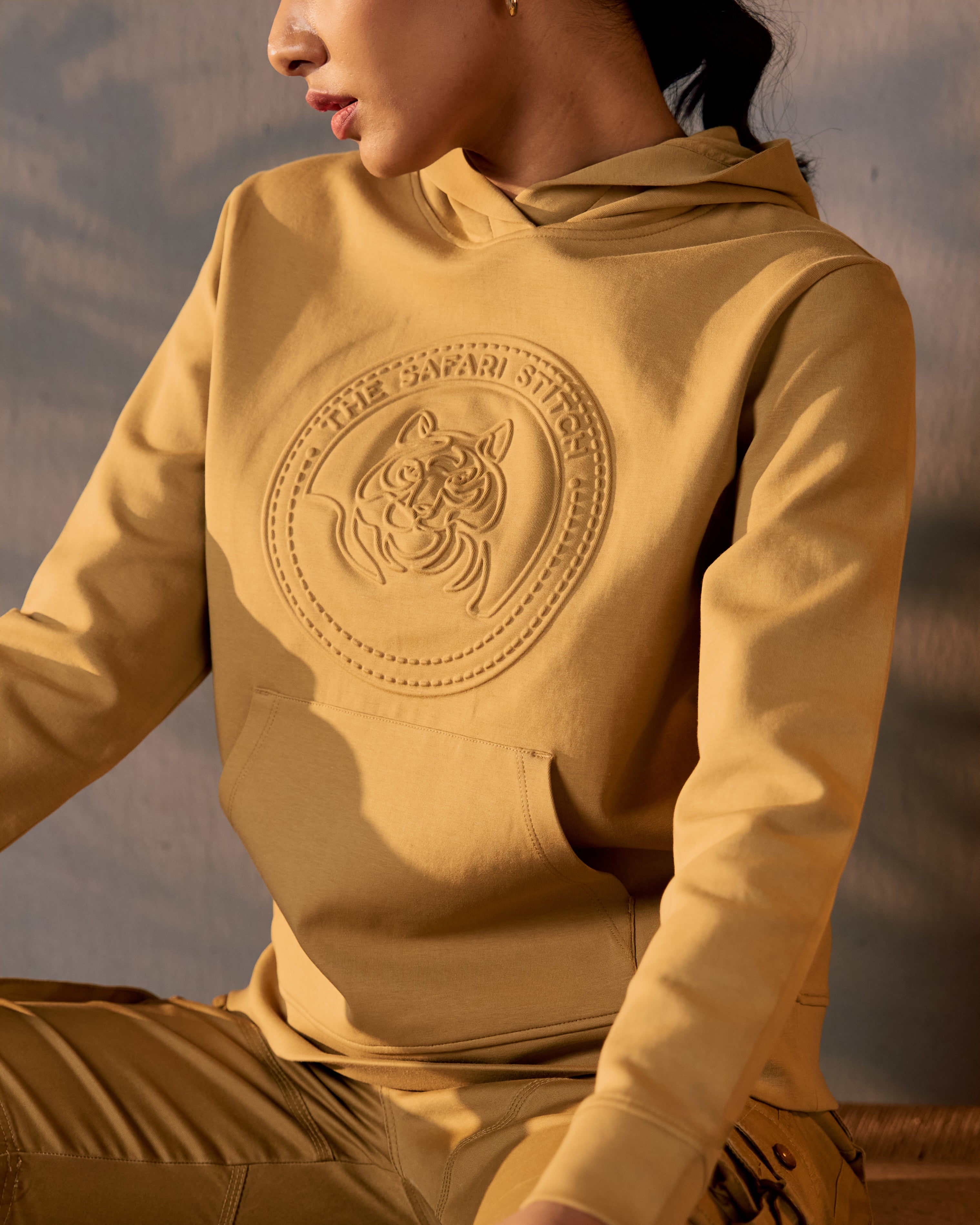 Canopy Embossed - Women's Hoodie in Jungle Khaki