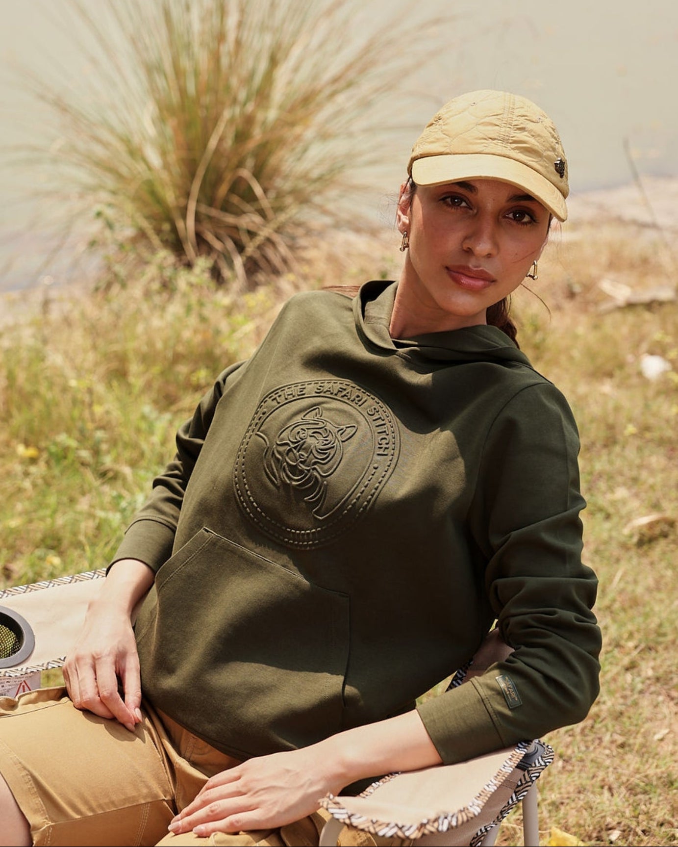 Canopy Embossed - Women's Hoodie in Kombu Green