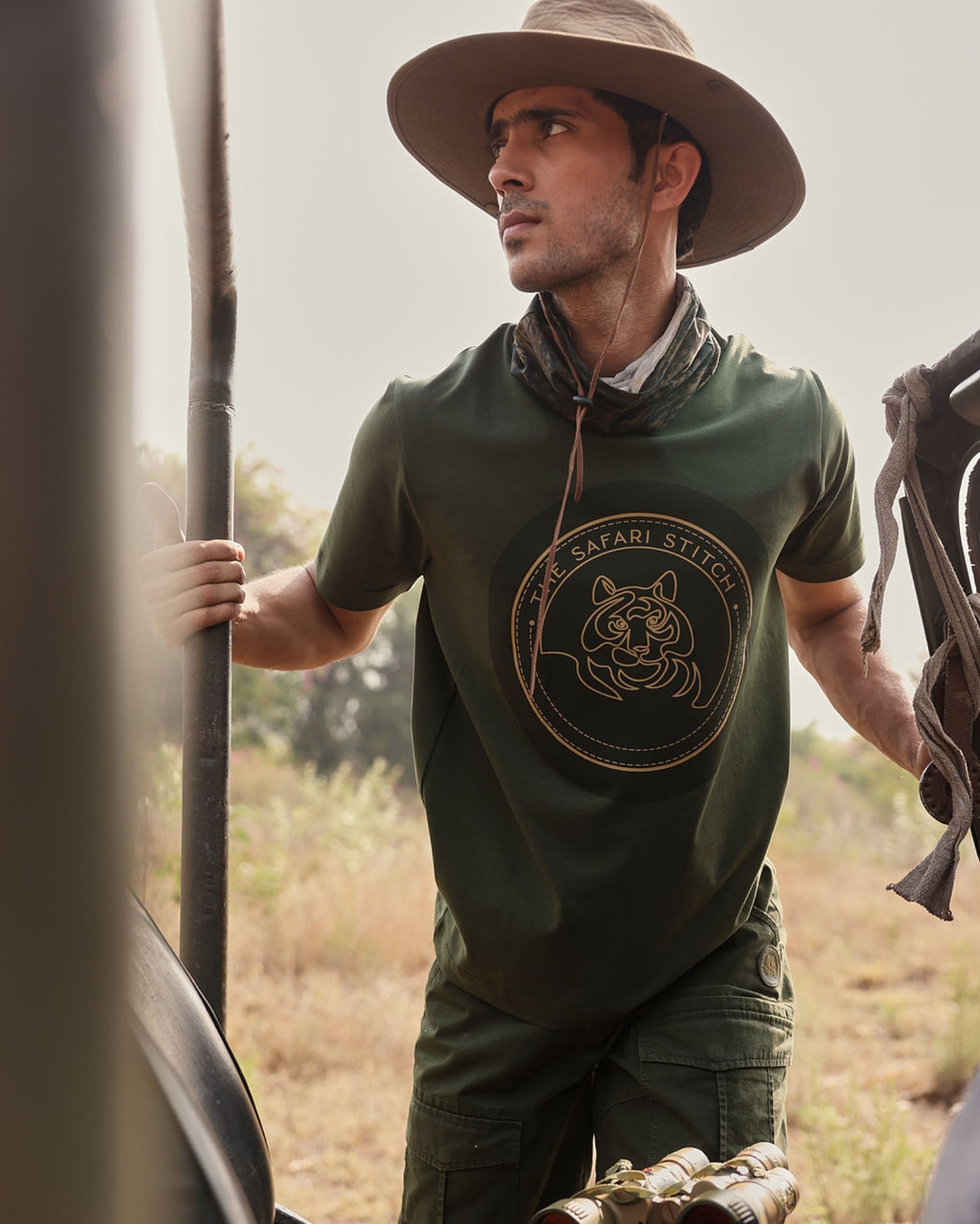Graphic Tiger - Men's Safari Tee in Kombu Green